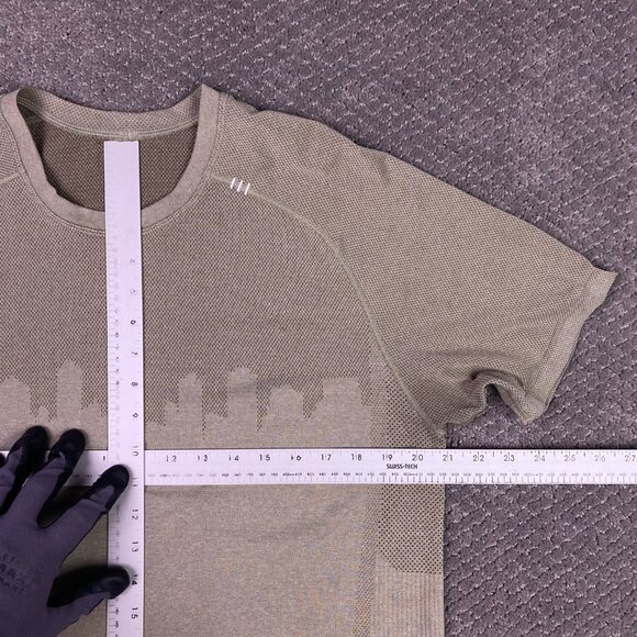 Lululemon Metal Vent Tech Shirt Mens Large Light Green City Skyline Gym Running - Picture 6 of 11